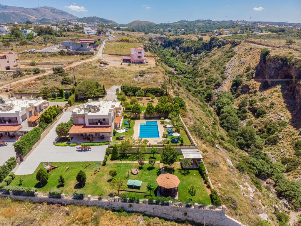 Knossos Estate Villas