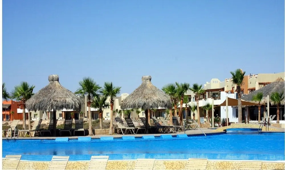 Playa Villa - 2 Br condo by RedAwning
