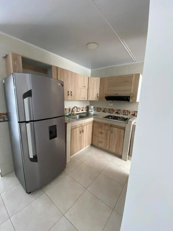 Hermoso apartamento con piscina y ascensor.