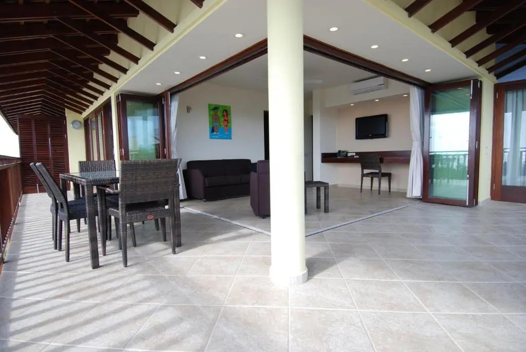 LionsDive Beach Resort