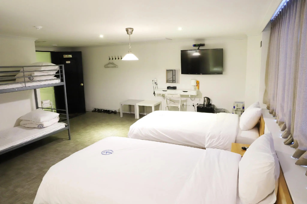 Hillside Hotel