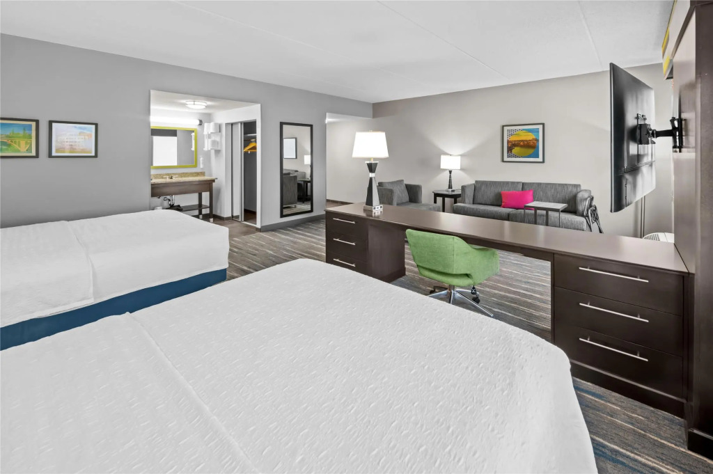 Hampton Inn and Suites Camp Springs