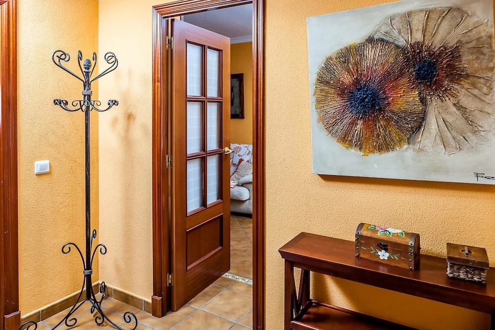 House With 3 Bedrooms in Rota, With Pool Access and Enclosed Garden -