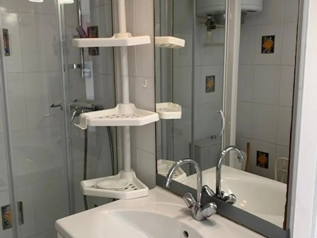 Appartement Balaruc-les-Bains, 1 pièce, 4 personnes - FR-1-503-81