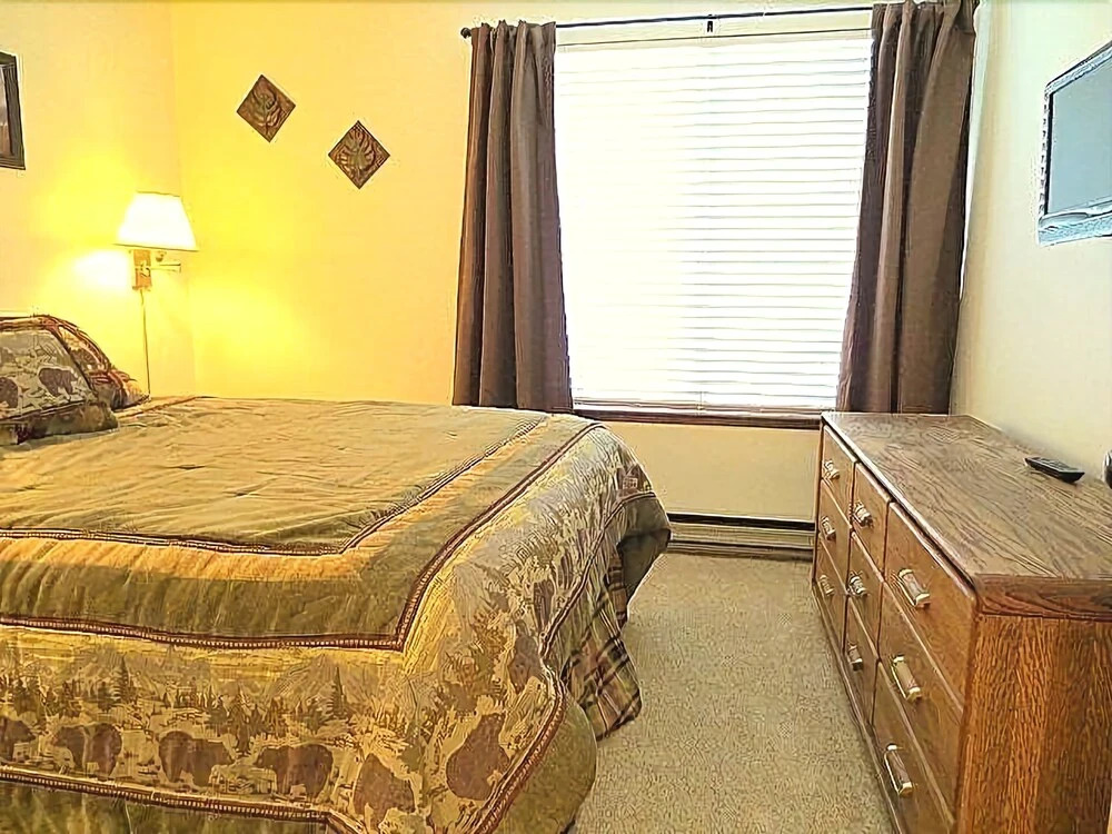 142 Premium Condo