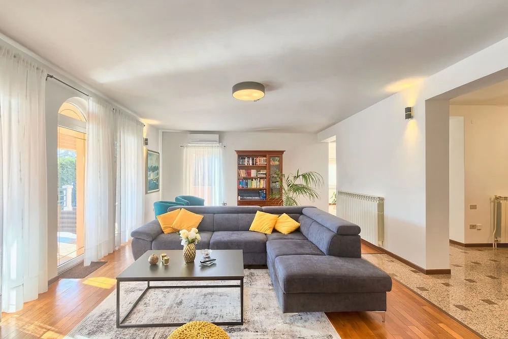 Apartment 1564