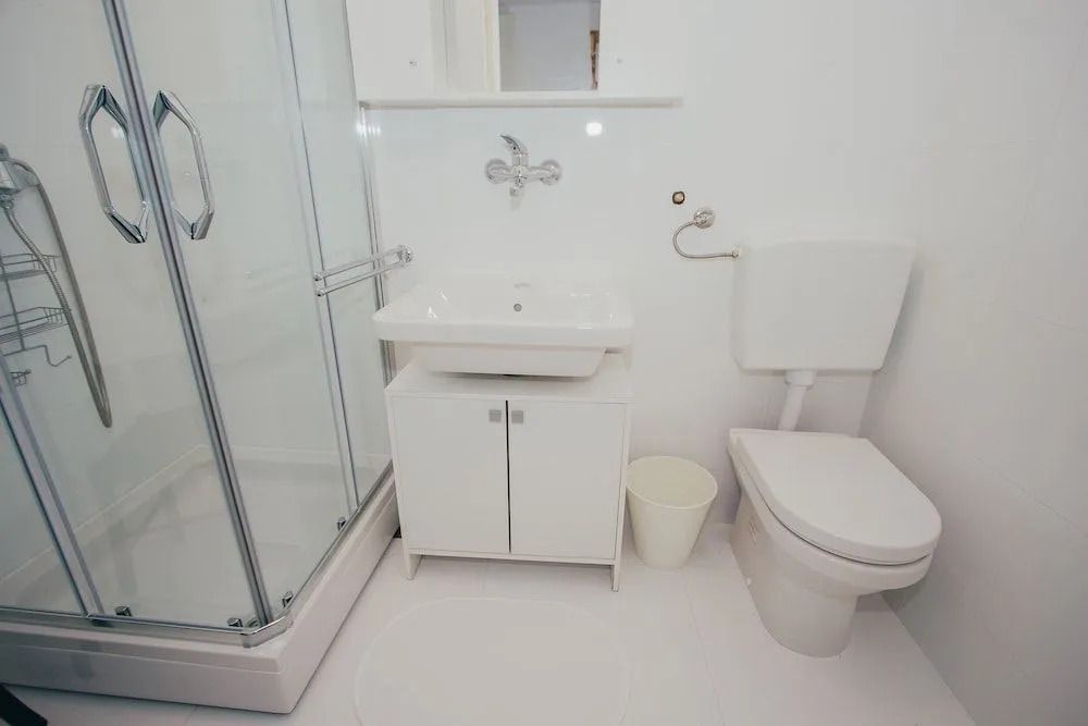 Apartments and Rooms Ille