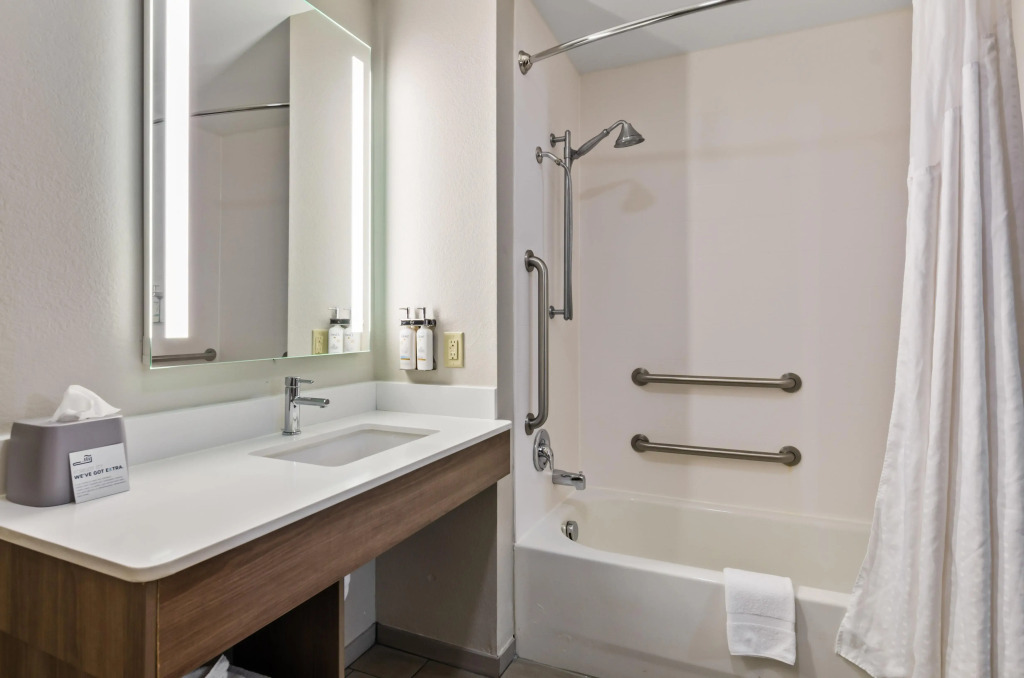 Holiday Inn Express & Suites Wytheville by IHG