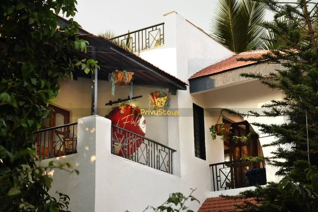 Privy Stays Reed Field Cottage