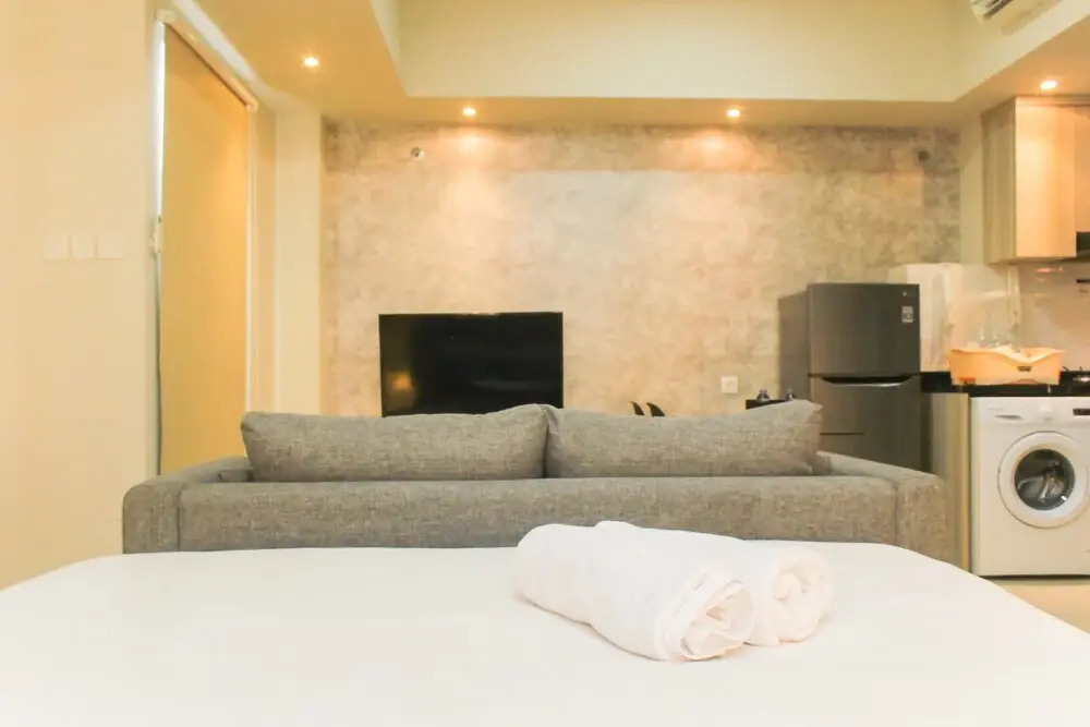 Modern And Spacious Studio Apartment At Mustika Golf Residence
