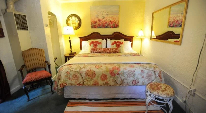 Sunflower Lodge