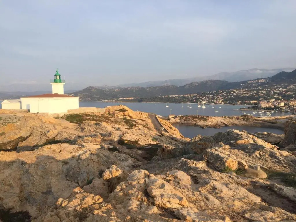 Villa grand confort à 500m de la plage de LOZARI