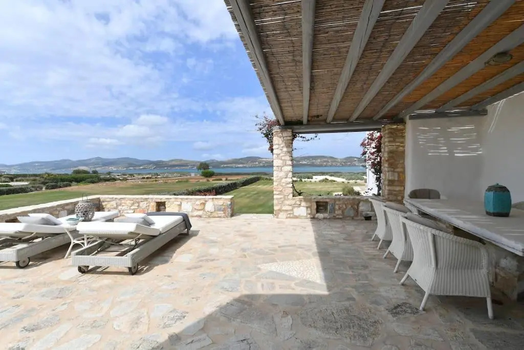 Sunray Pounta Paros Beachfront Villa near Kitesurf
