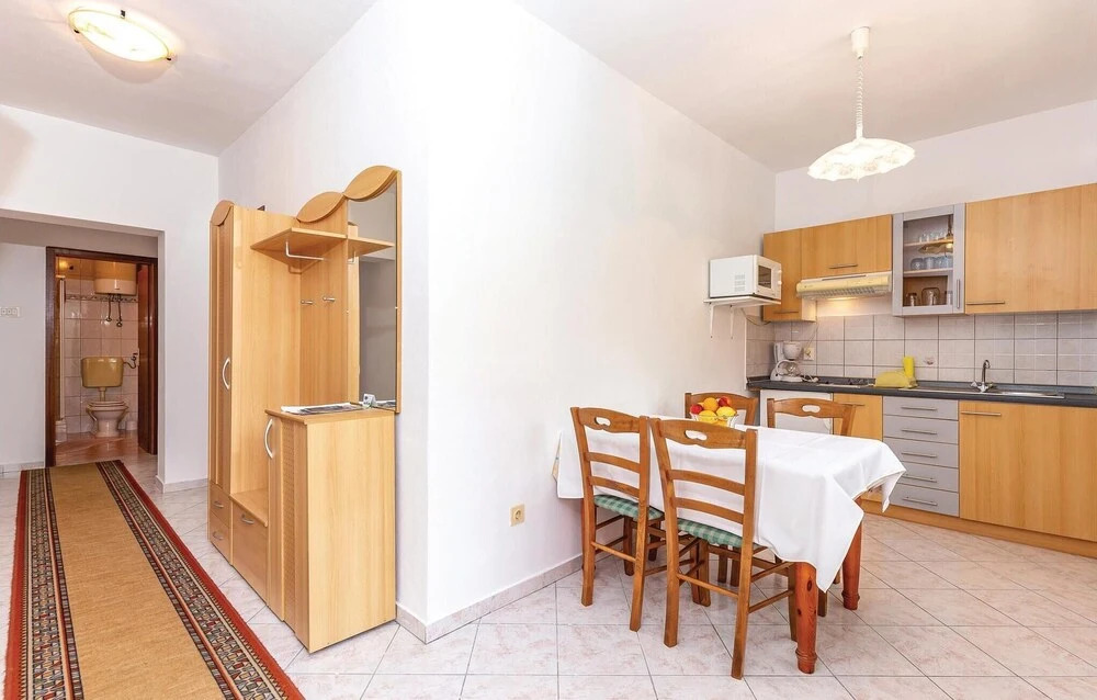 2 Bedroom Lovely Home In Novi Vinodolski