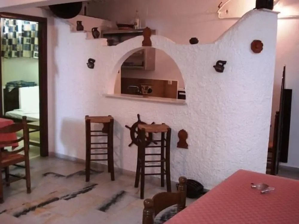 Pension Lagoudera