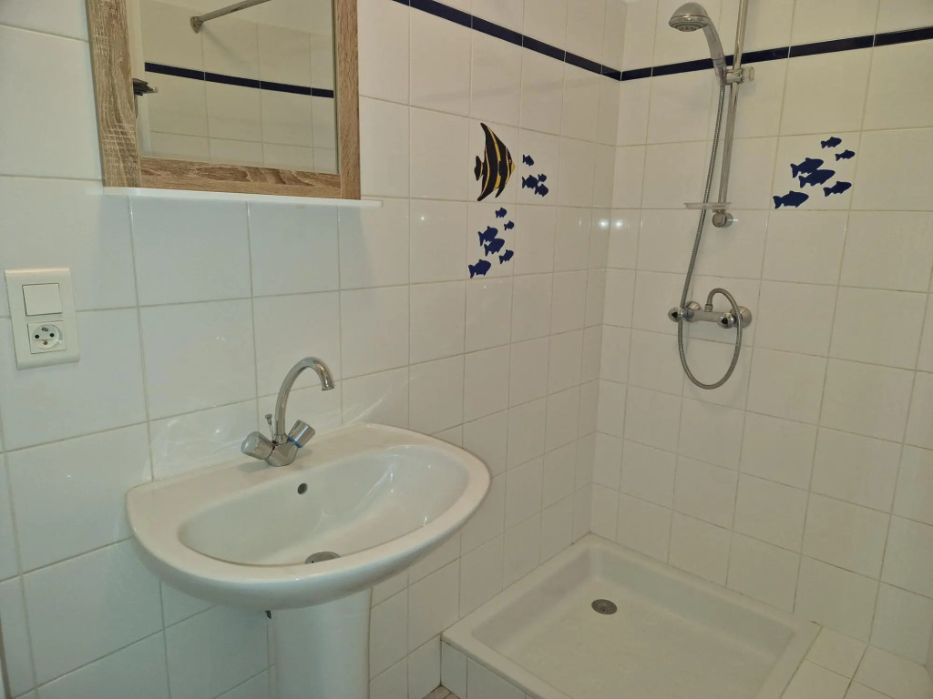 Bright 2 bedroom apartment with balcony with direct beach access, Mesquer
