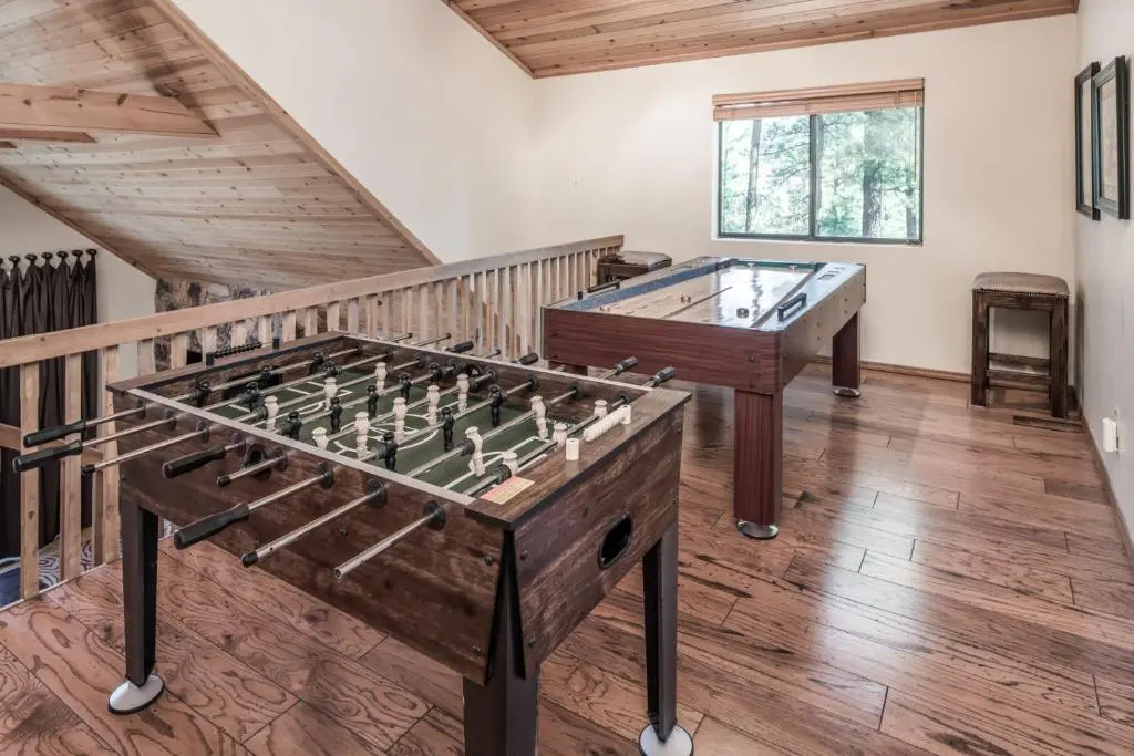 Sierra's Grace, 3 Bedrooms, Sleeps 8, Shuffleboard, View, Hot Tub
