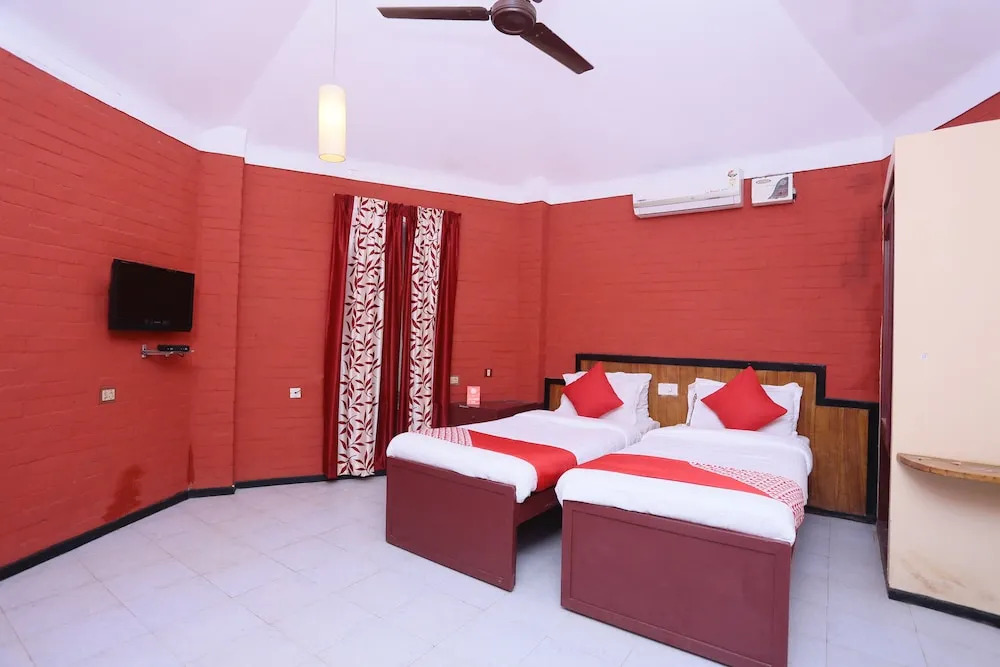 OYO 23594 T S Holiday Home Resort