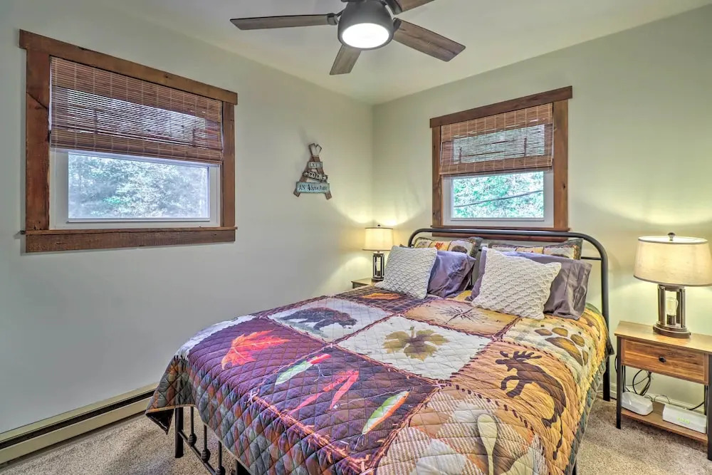 Hot Tub, Beach Access: Albrightsville Retreat