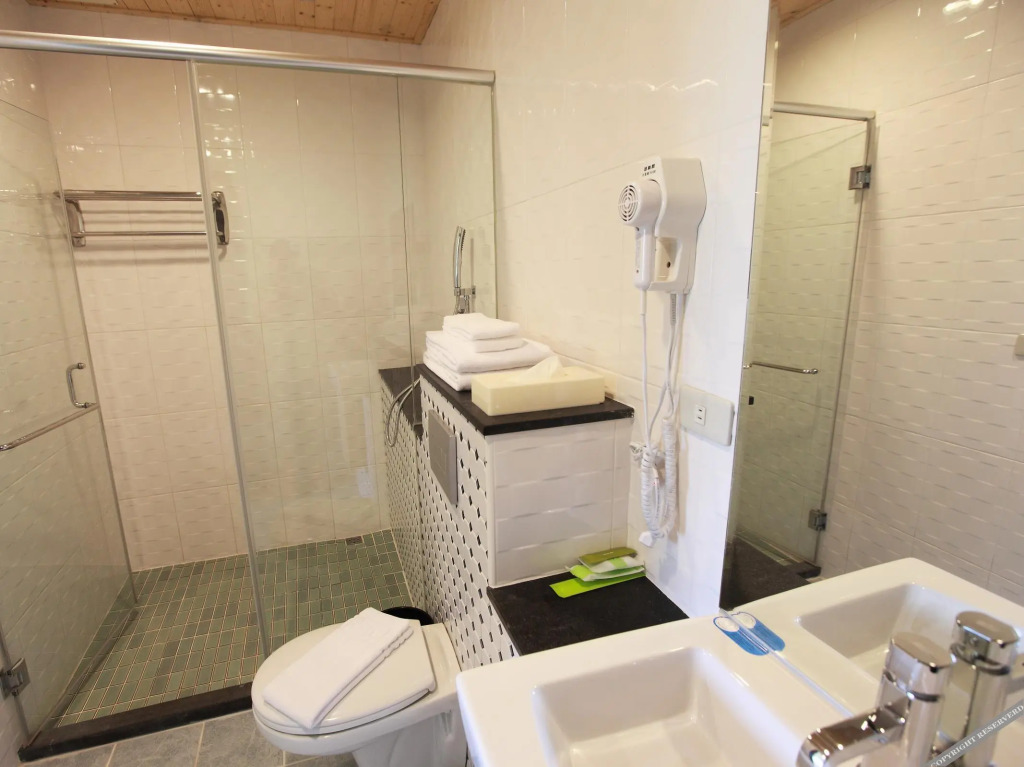 Two Dots On Line Homestay