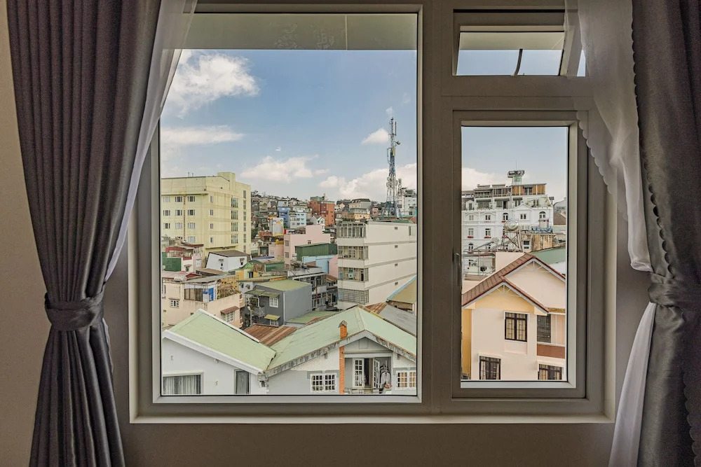 Phan Thong Vang Hotel