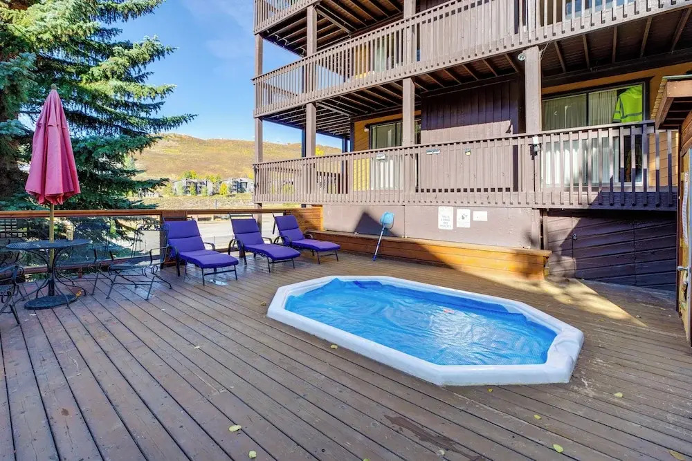 Walk to Lift: Mtn-view Crested Butte Condo w/ Loft
