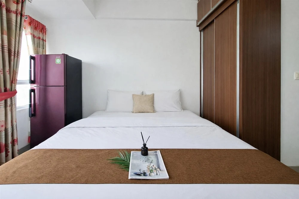 Comfy White Studio At Poris 88 Apartment