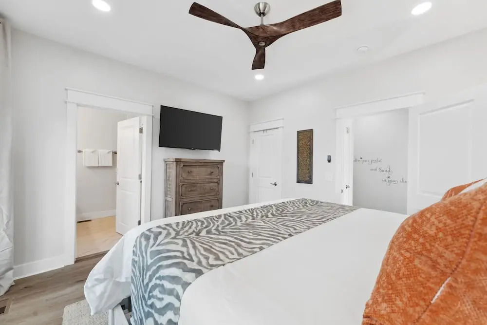 Grand Retreat I! 4BR 5BA Sleeps 15! Private Pool! Luxury and Comfort Await!