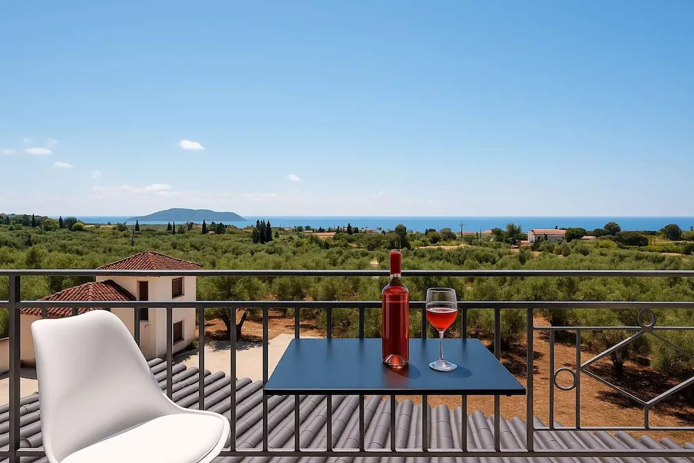 Seaview Tranquility - Elegant Escapes by the Shore