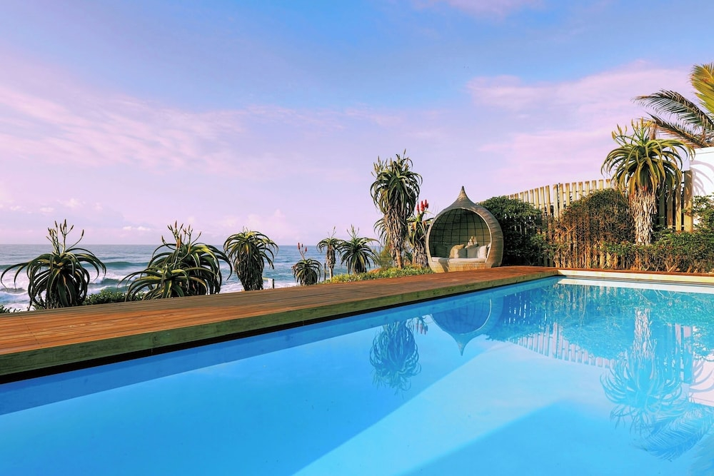 Dolphin Coast YOLO Spaces - Beach House Villa