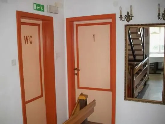 Rooms4Young