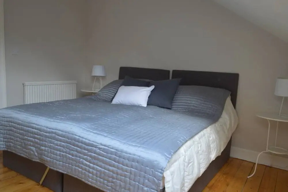 4 Bedroom Clock Tower Apartment In Edinburgh