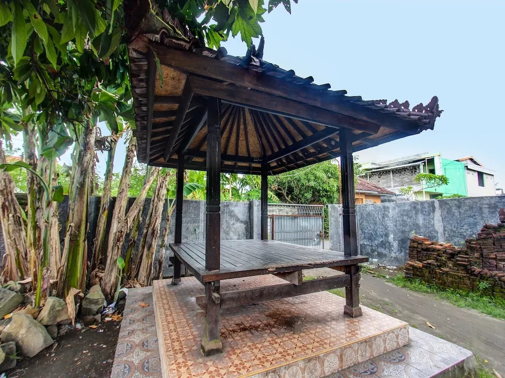 Hotel O Kos Agi Mataram Near Masjid Hissoh Al-Faham