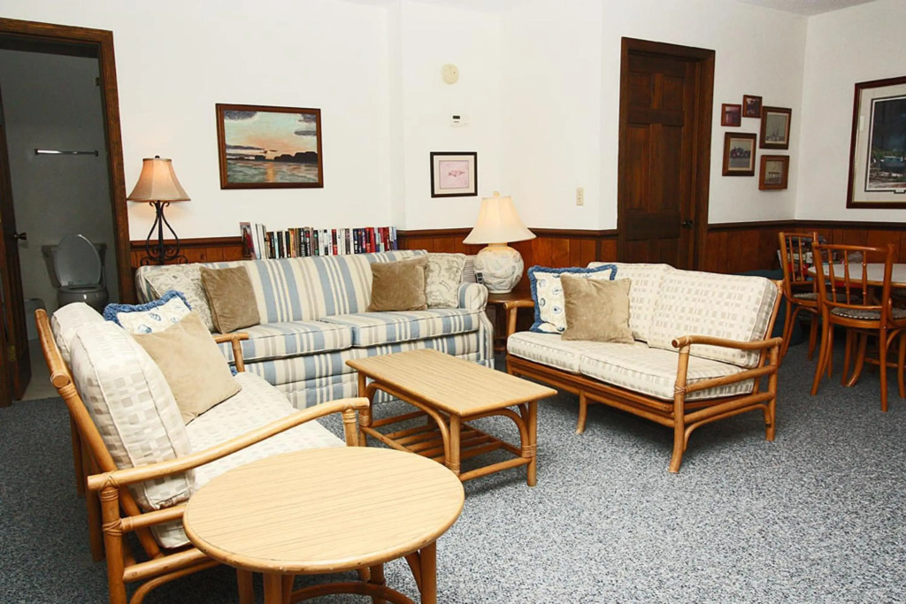 Wahoo by Oak Island Accommodations