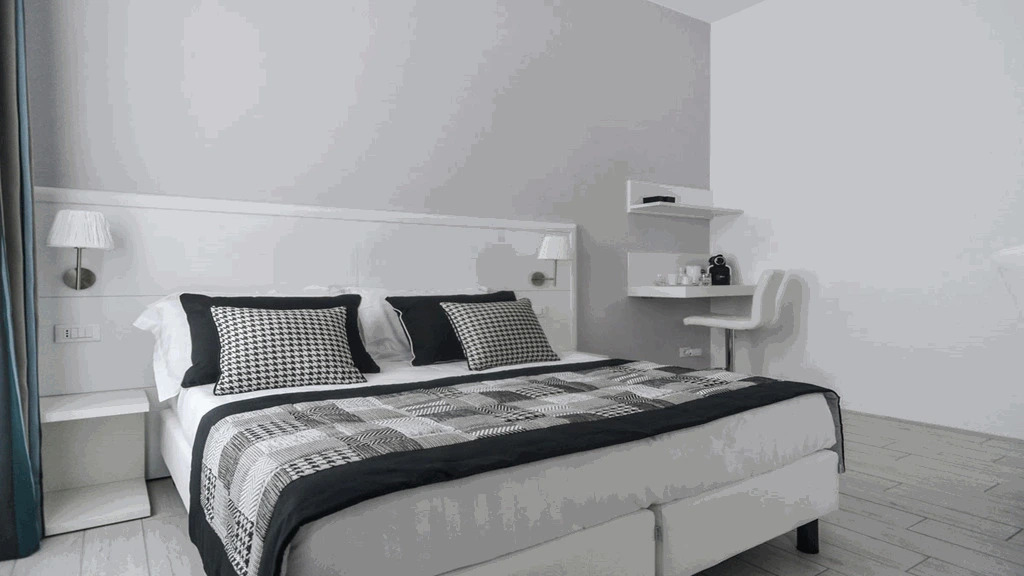 Lata Rooms