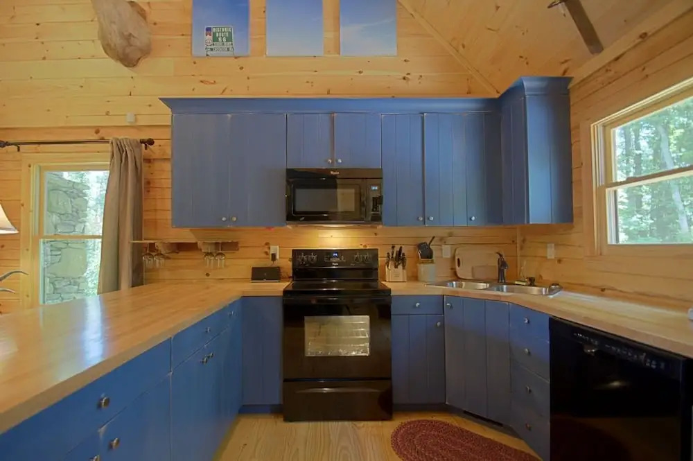 Taj's 3 Bedroom Cabin - 3 Br Cabin