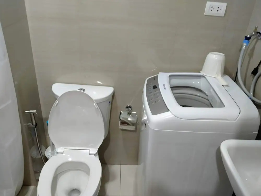 Shore2 Residences Tower2