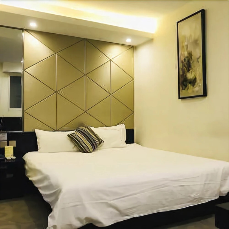 Fast 109 Hotel Chain Shanghai Baoshan Road Metro Station