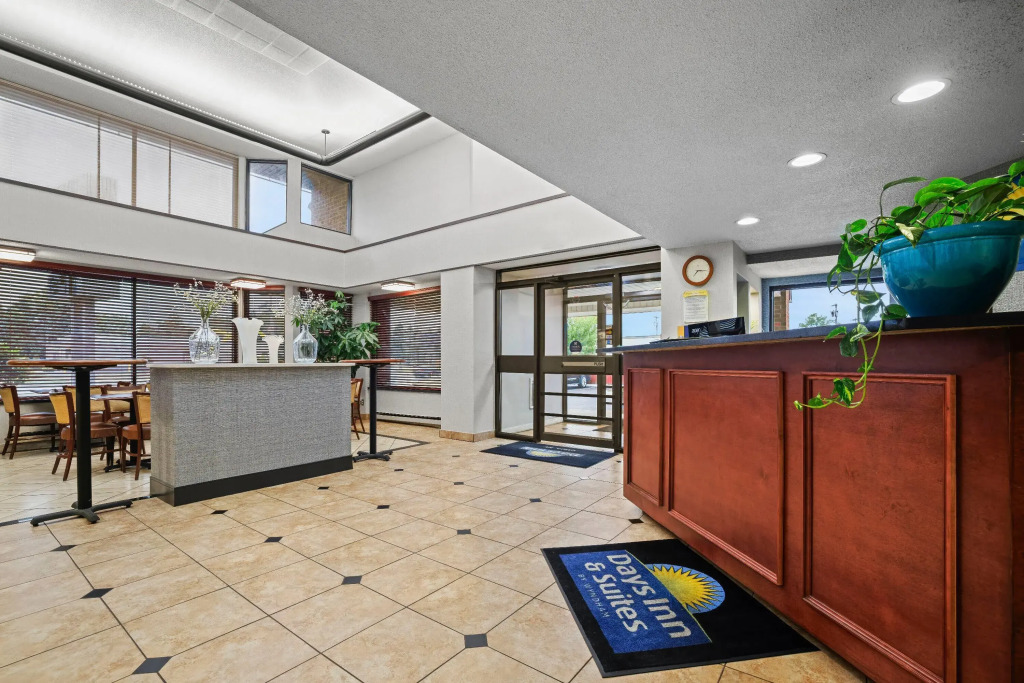Days Inn by Wyndham Utica