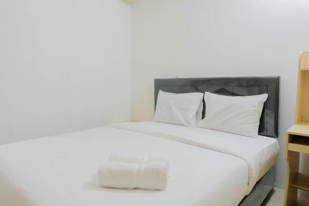 Best Price Studio at The Habitat Apartment near UPH