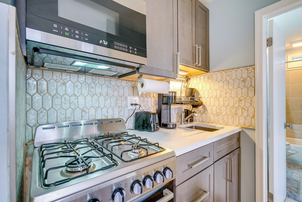 Centrally Located Ocean City Apt < 1 Mi to Beaches