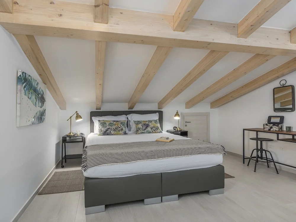A Beautiful Spacious Apartment for 4 Persons Near the Beach in Rovinj