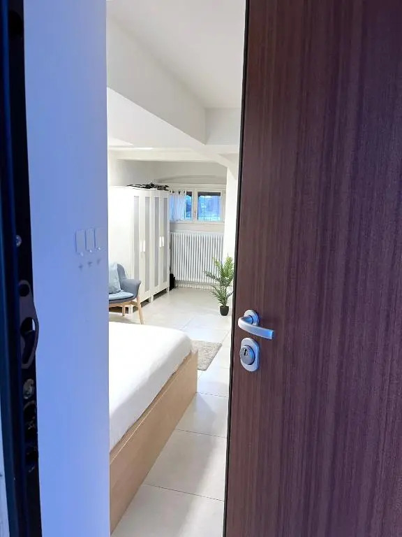 The Hidden Studio; Comfy & close to the Lake