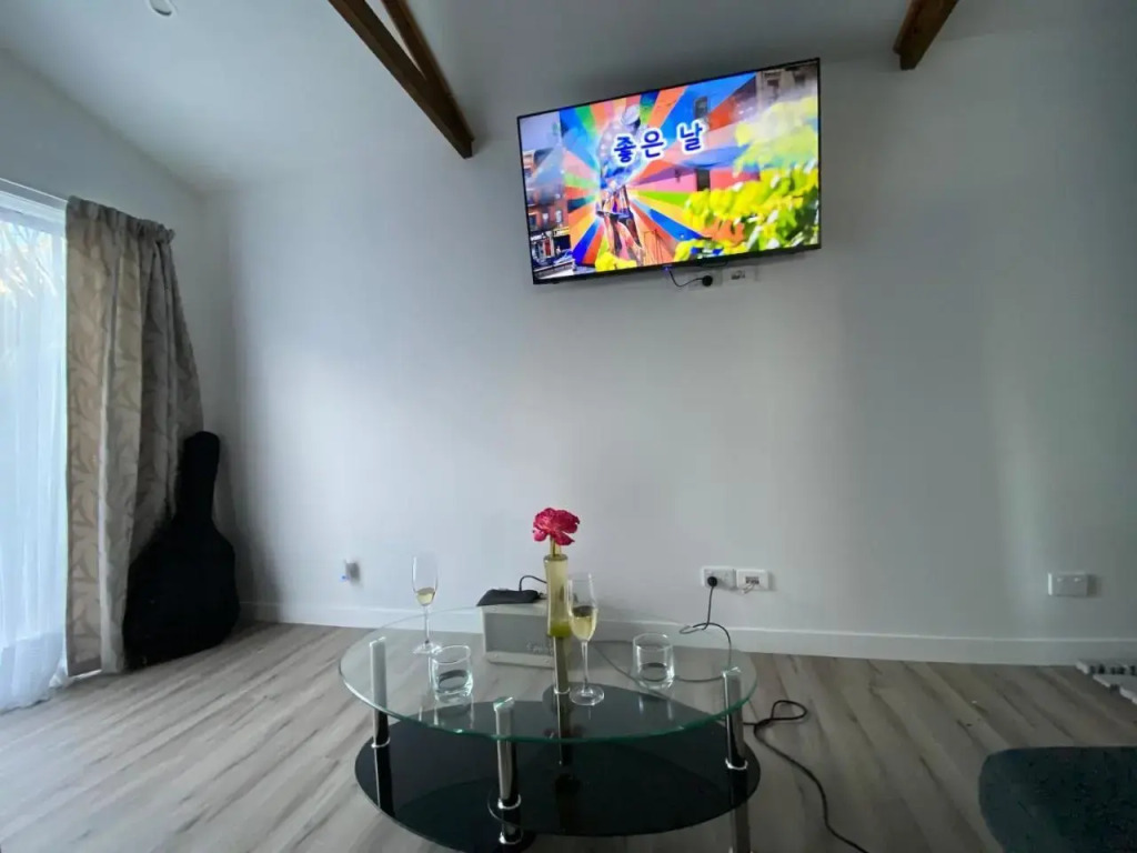 Studio Unit with Outdoor Bathtub