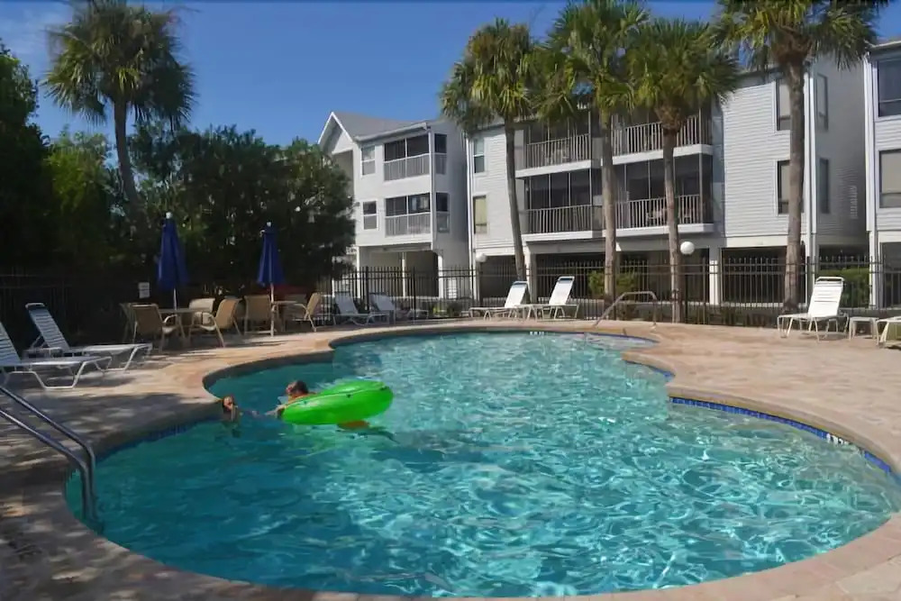 Sandy Pointe 210