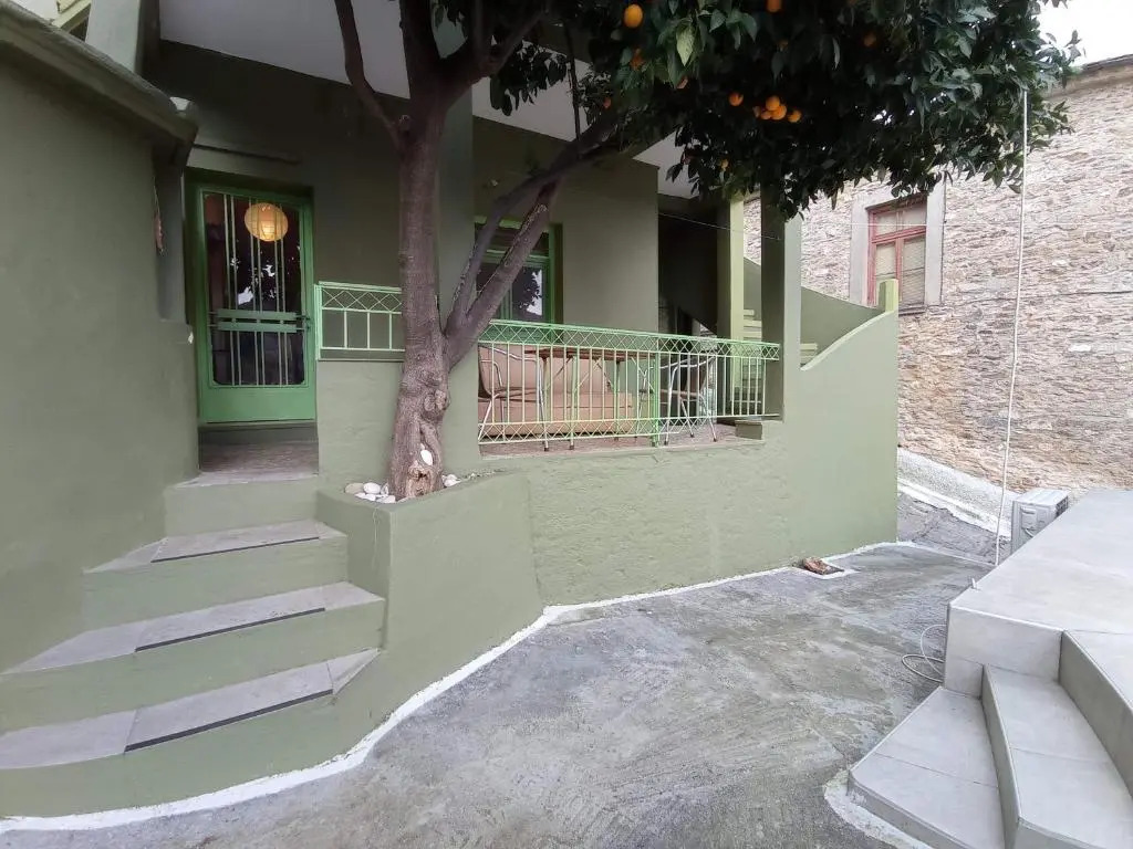 Kalderimi 'Olive Green' Traditional House