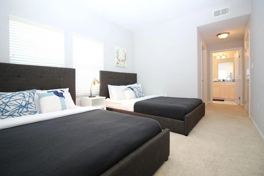 West Hollywood Deluxe Suites