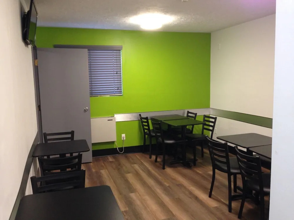 Coastal Inn Moncton/ Dieppe