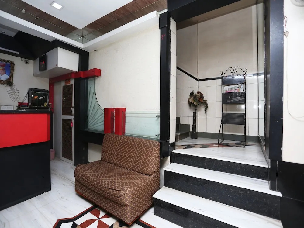 OYO 13546 Hotel City Palace