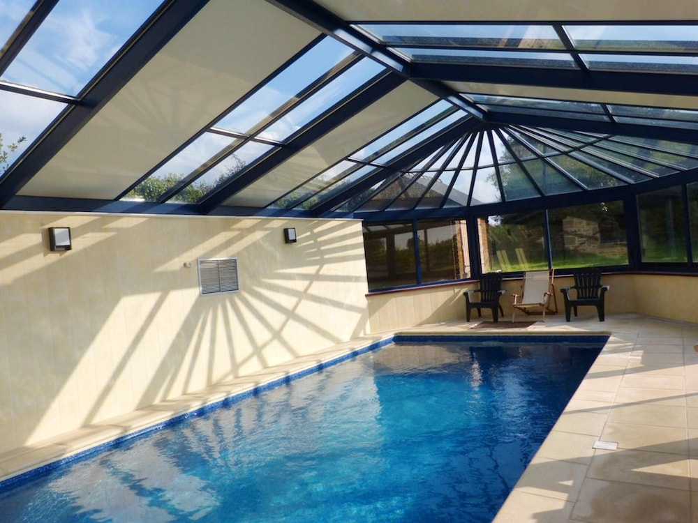 Villa With 4 Bedrooms in Plourin, With Private Pool, Enclosed Garden and Wifi - 4 km From the Beach